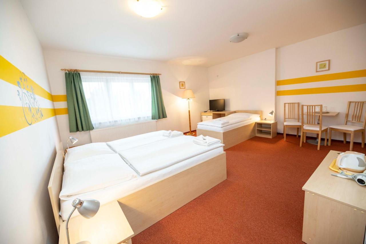 Pension Fontana Podebrady Exterior photo