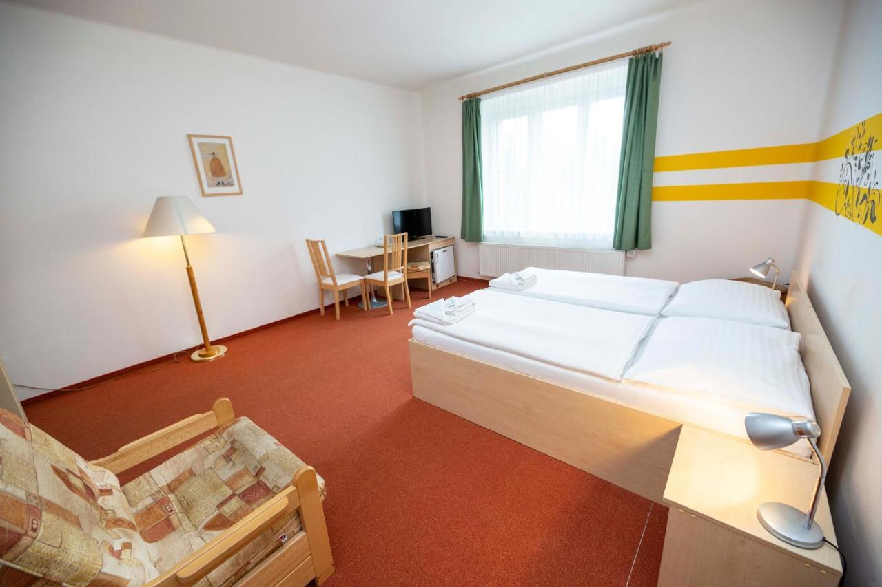Pension Fontana Podebrady Exterior photo